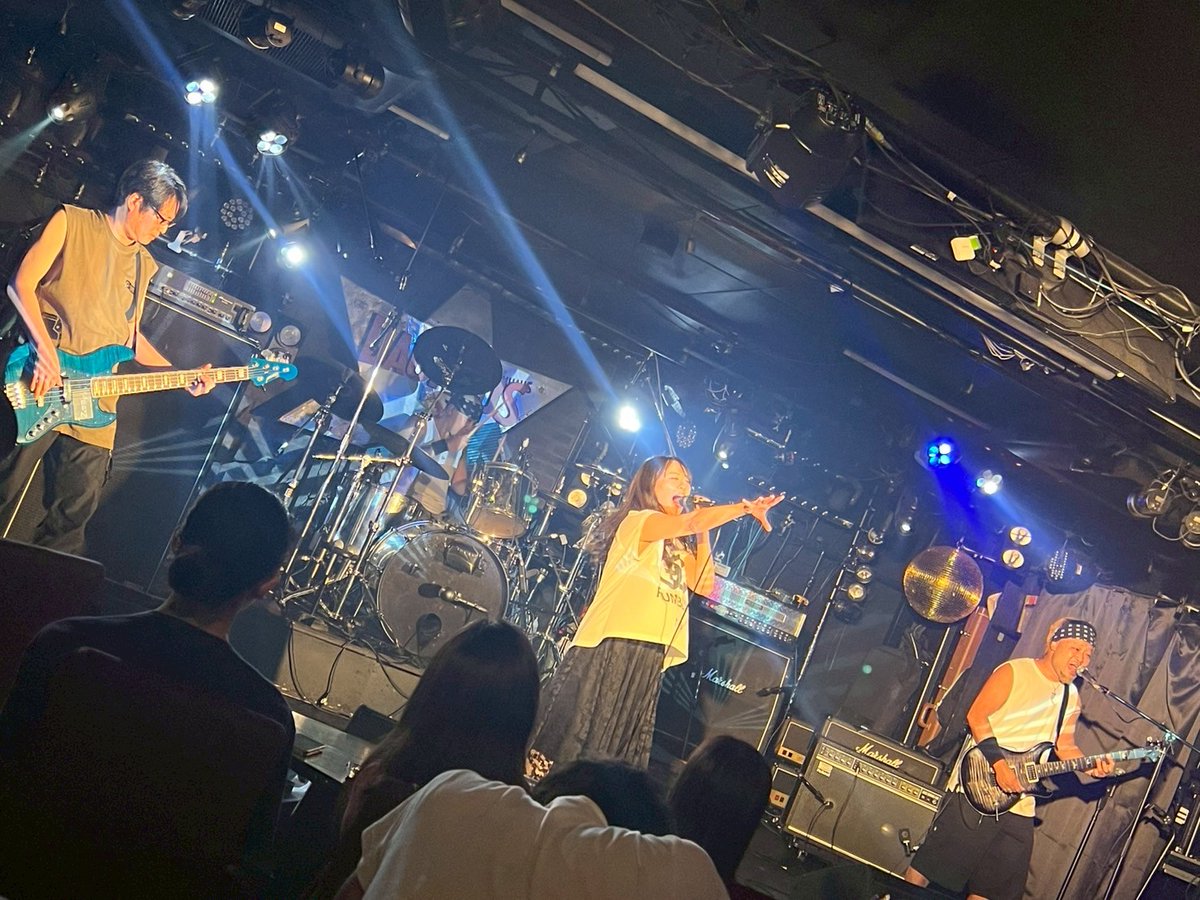 D_Atsuuuuuuuu69's tweet photo. 取り急ぎ…
Volume-8ライブ終了!!
今日はトラブル多いし、時間押してたり、色々と困難が多かったけど…
楽しい時間を過ごせたから良いや…w
関係各位、お疲れ様でした!!
ありがとうございました!!
#Volume8 https://t.co/OSSHhUvcH5