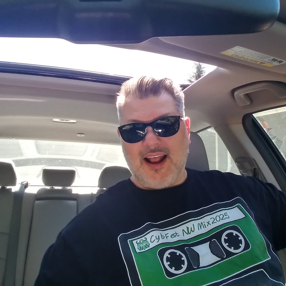 It's a great day for a #Transformers convention!
See you at <a href="/CybFestNW/">CybFest NW July 12th in WA!</a>