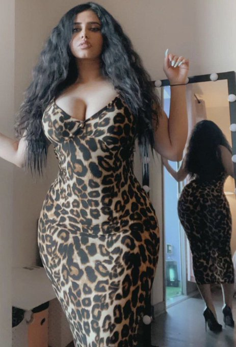 جسم محارمك تعبك وبهدلك ومخليك على طول بتتخيلهم مع دكر يفشخهم ويركب لحمهم ؟

ومبقتش تستمتع إلا وأنت بتعرص عليهم يا أبو قرون؟

جسمهم عرصك وخلاك ديوث عليهم. صح ؟