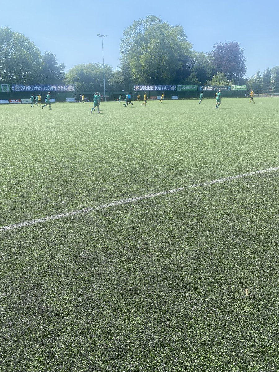 ElHalla's tweet image. 2 games of footy 2day with some cricket in between down at Ruskin Sports Village. 1st game was @sthelenstownfc v @Golborne_FC pick of the goals was one from the half way line for St Hels. 2nd game was @Pilkingtonfc v @lowerbreck. Both good games. @NonLeagueCrowd @NonLeagueHQ1 🥵