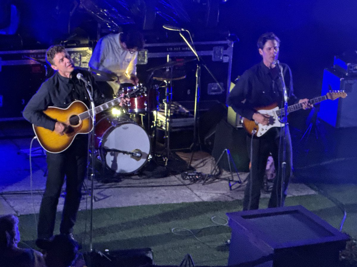 Dig the new ballon roof over the amphitheater at ⁦<a href="/mnzoo/">Minnesota Zoo</a>⁩. The only thing that rained during ⁦<a href="/CactusBlossoms/">The Cactus Blossoms</a>⁩ show were the brotherly harmonies and the twangy good vibes. ⁦<a href="/StribGoingOut/">Star Tribune Going Out</a>⁩