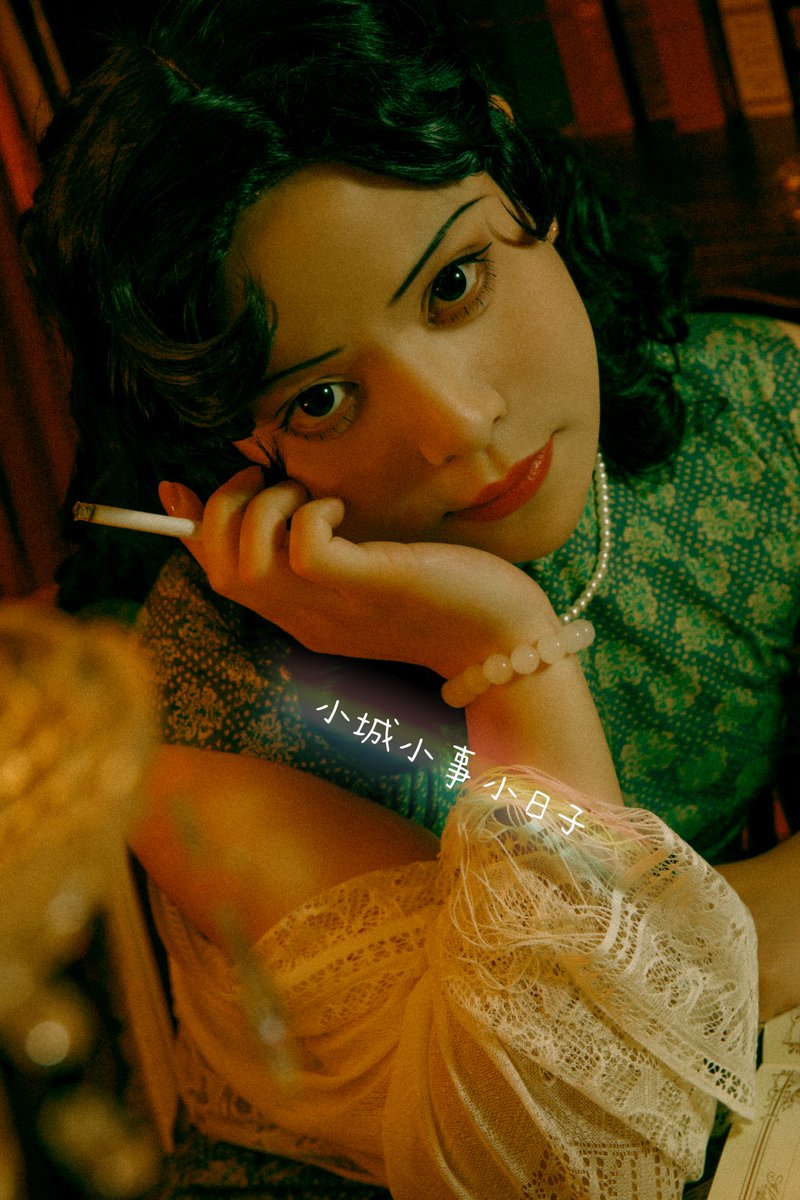 第一次抽烟我还挺喜欢的，旗袍+香烟很对味😍 ＃旗袍 ＃伪娘 ＃母狗