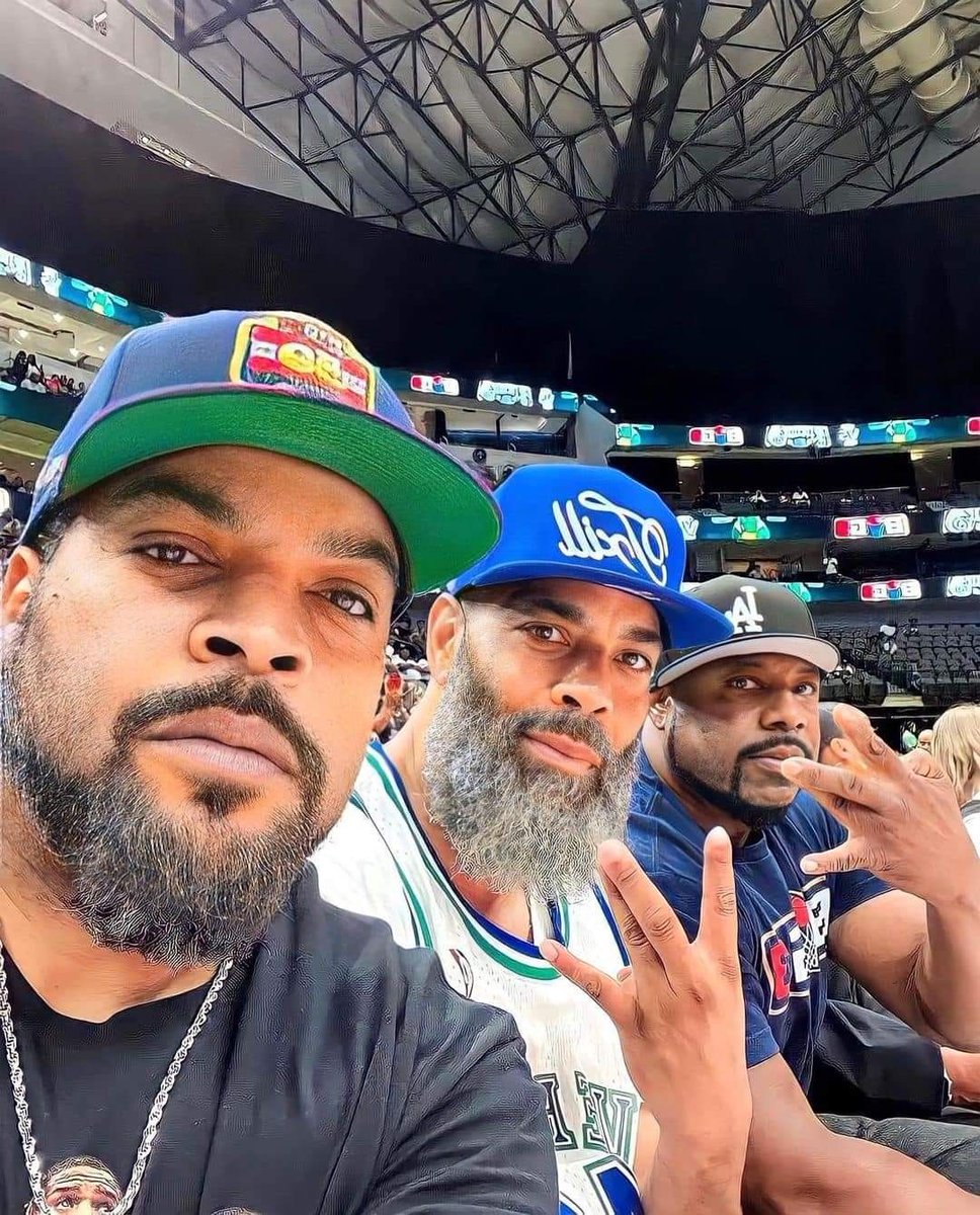 ParisEighty's tweet photo. Legends: Ice Cube, D.O.C, W.C📸 https://t.co/yUQGv5ATrl