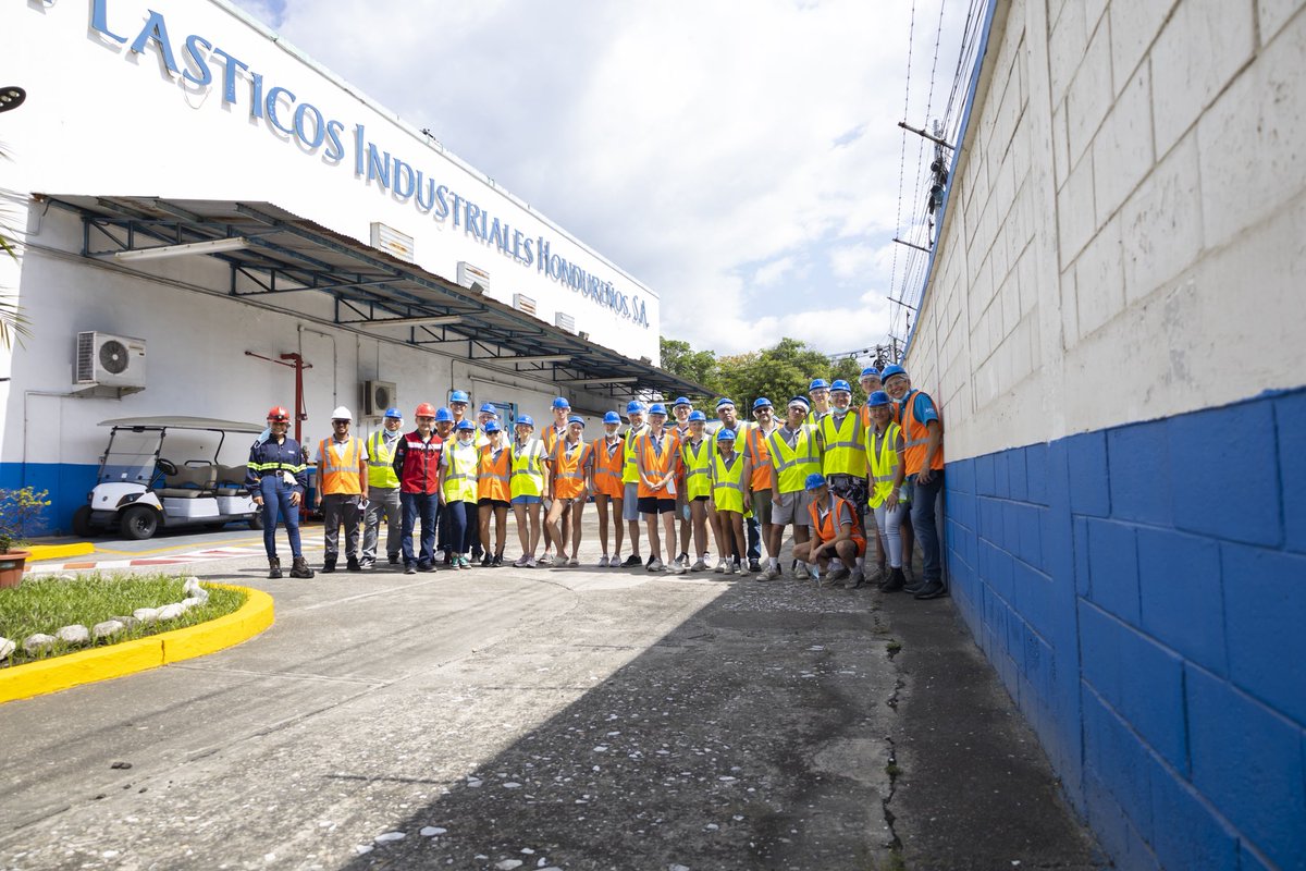 RamiroOcasio's tweet image. Gracias a nuestro aliado estratégico @PLIHSAHND empresa hondureña líder en tapas corona y plásticos, que cada año construye una escuela con nosotros en @FEIHonduras Hace dos semanas nos recibieron en su planta en San Pedro Sula para conocer sus procesos y su compromiso con la…