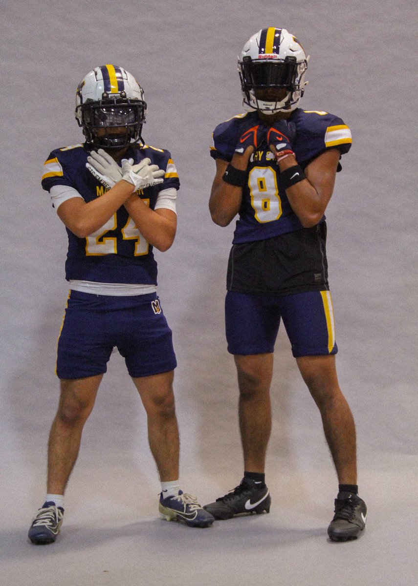 tylersestich's tweet photo. Our Mary Star football players got to have a little bit of fun and feel professional for a little while with their photoshoot day! Sneak peek of one of our new uniform combinations 💫 

@breezepreps @JamaalStreet https://t.co/sZosjskI1E