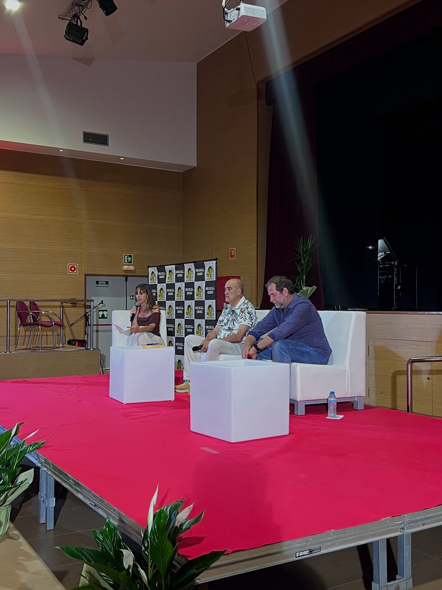 🖤💛 Taula rodona “La Zona Fosca”

🎙️ Amb Pere Cullell i Santi Vancells

🤝🏼 Modera Raquel Gámez-Serrano