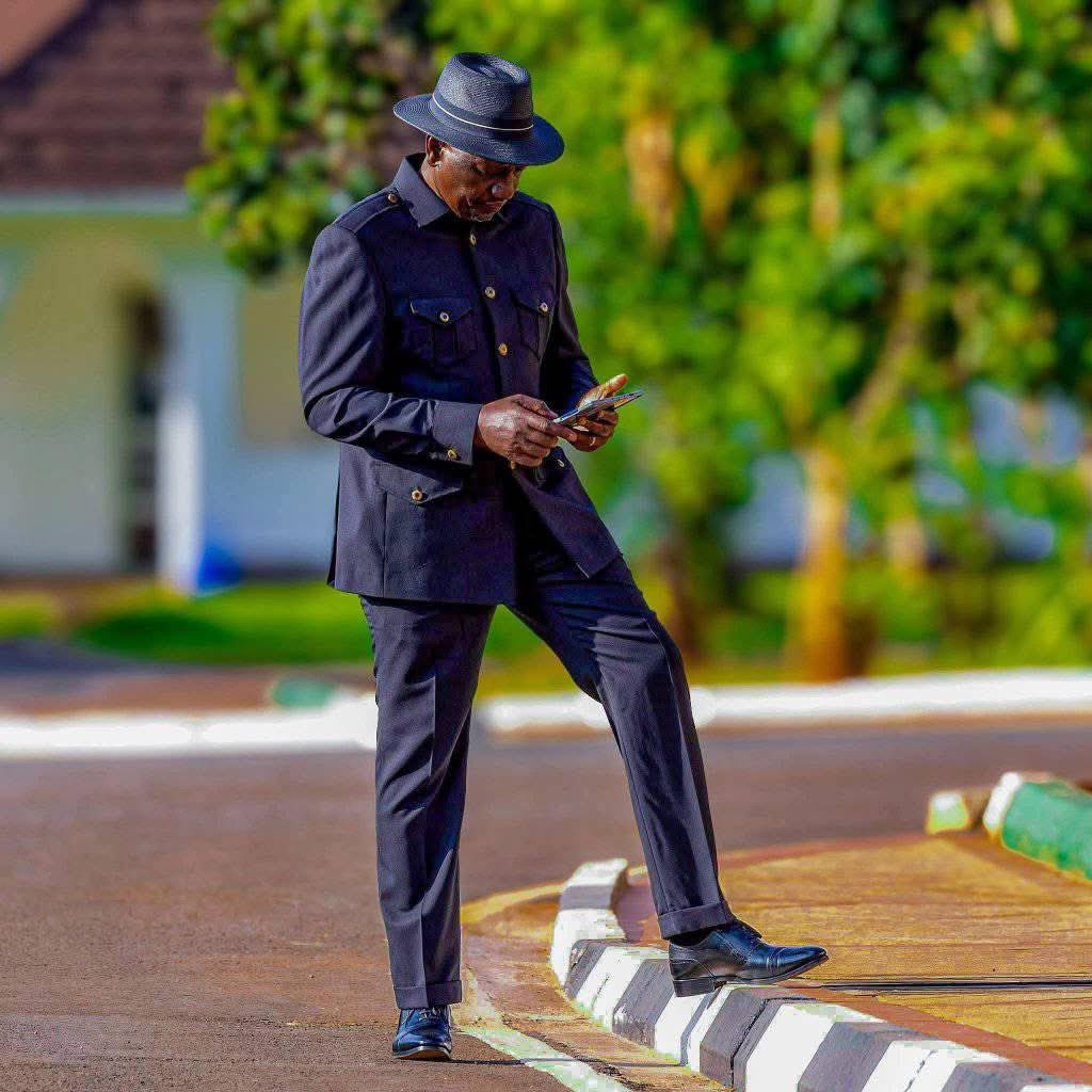 Don’t underrate or joke with this man. He runs a formidable machine.

Anyone who has worked with Ruto in a campaign will tell you what you are dealing with. 

Hate him or love him, nobody knows how to search votes better than WSR. Some confused Netflix addicted lads can shout all