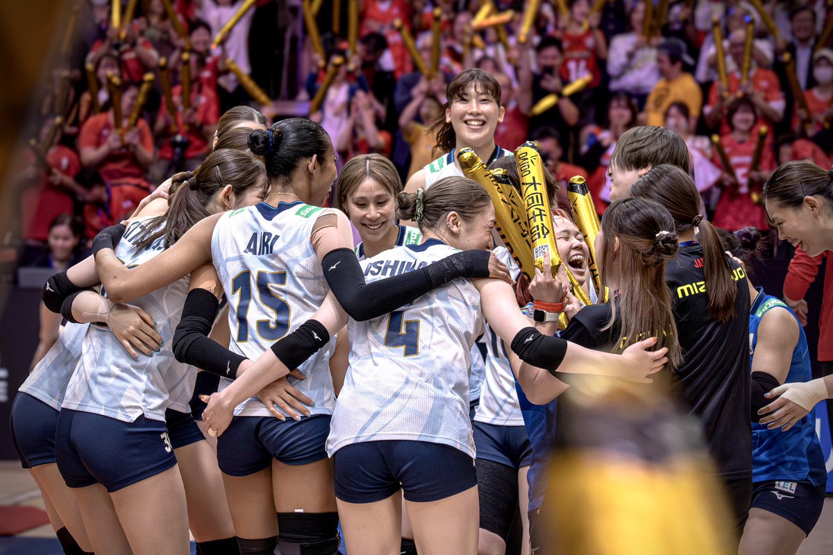 vball_panda's tweet photo. 勝利の瞬間🔥

#VNL2025 
#バレーボール女子日本代表 https://t.co/KpDuounMTD