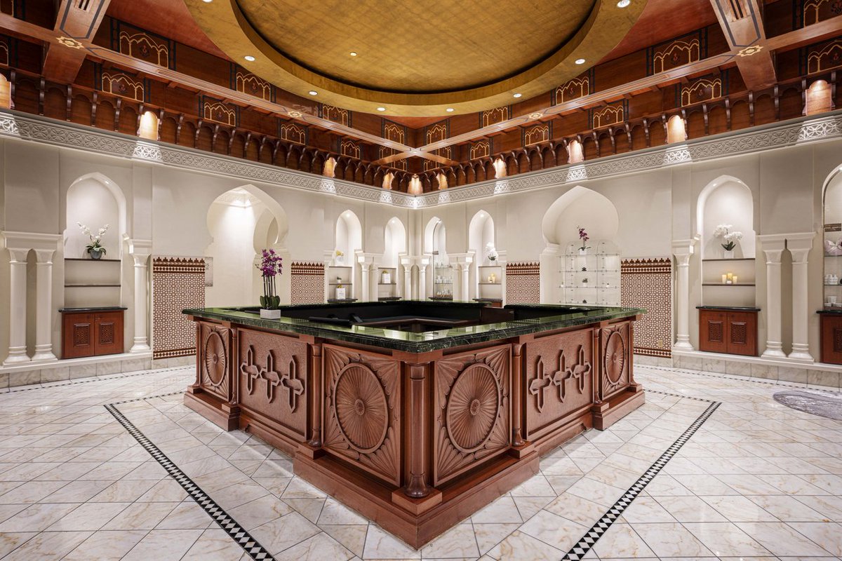 PHVegas's tweet image. Something to take the edge off 🧖♀️ 🧖
Book your "me time" in our 32,000 sq ft space of relaxation at Reflections Spa.
➡️ bit.ly/4bVh8Pq