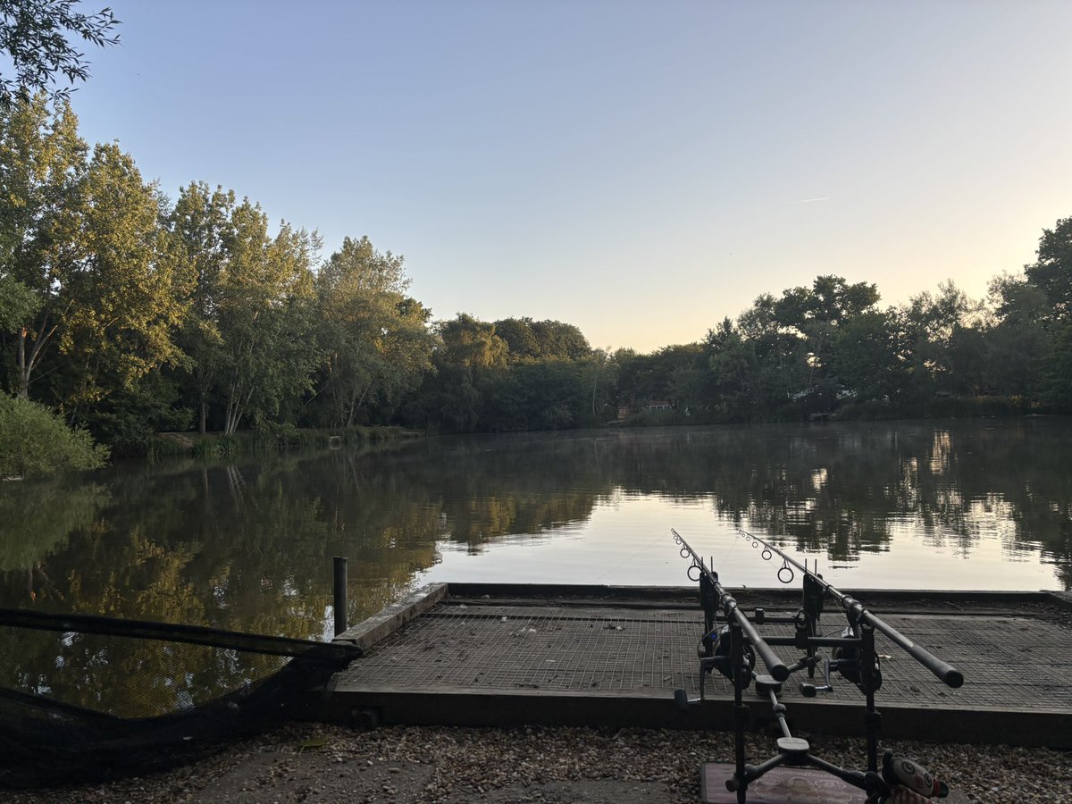 Come on the carp , not ideal conditions but better to be on the bank than not.