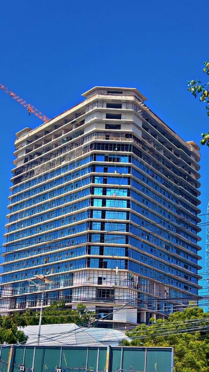 dhoorebbc's tweet photo. Dahab-Tower in #Mogadishu, implemented by @Dahabshil Real Estate, is nearing completion. https://t.co/o1fPwUr8Xx
