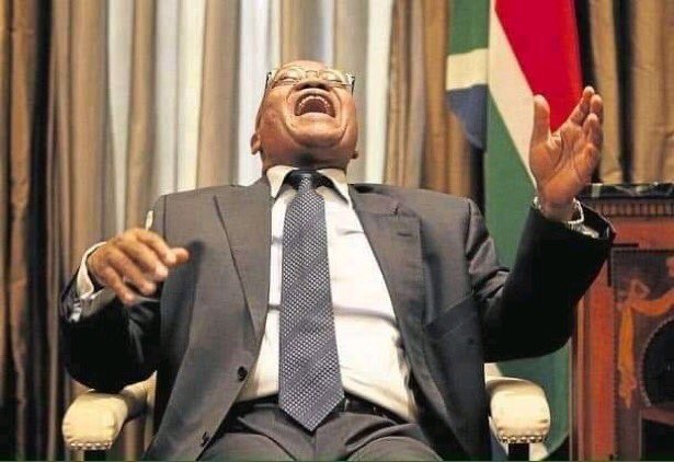 QueenNdalo's tweet photo. @KasiboySA Bamfunelami abamuyeke aaai. https://t.co/OeHAFWQ0Ia