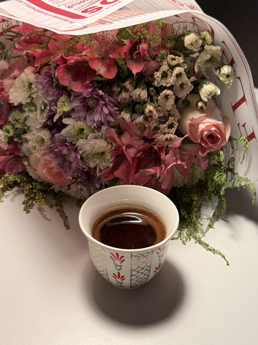 مازيّن أخلاقي الطب بعقاقيره
لولا عقاقيرها مازانت أخلاقي