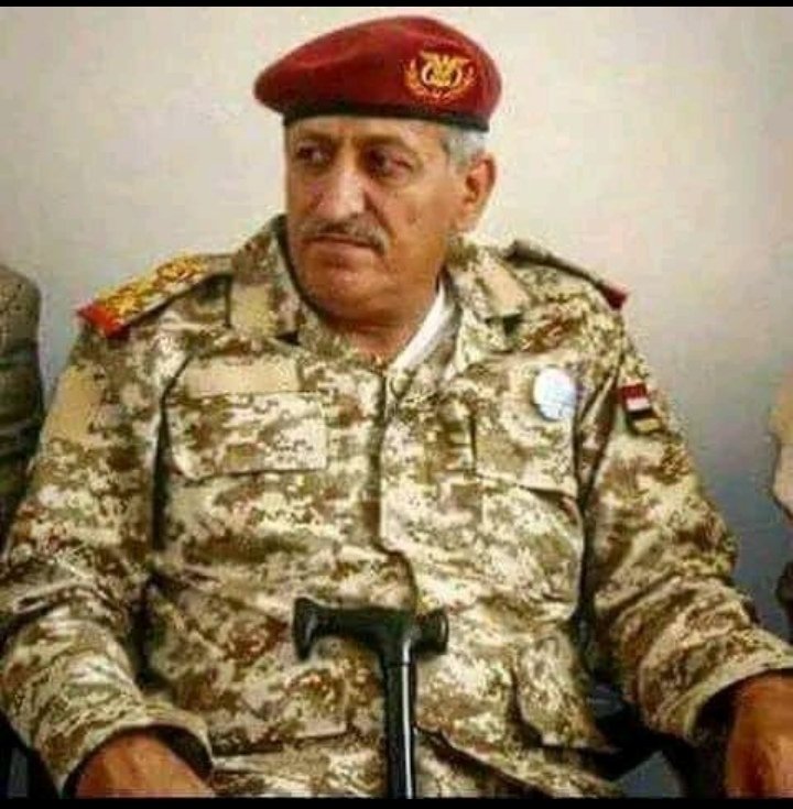 يوم استشهد هذا الرجل وسقطت عصاه سقطت الجمهورية 
هل اجد الف مترحم على الشهيد  حميد القشيبي في هاذه اليلة  
وين الاحرار.؟ 
ان كنتم من محبين الشهيد القشيبي تعليق بالرحمة عليه ثم مشاركة المنشور 🇾🇪✌