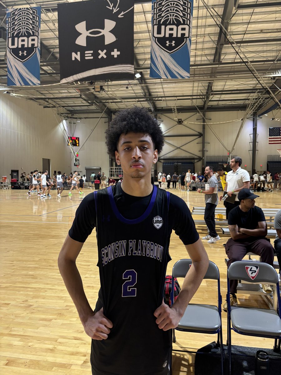 25 point performance here today for Wisconsin Playground 2027 Edward Bullock. 

Smooth guard with lots of wiggle to his game to get past defenders. See’s the floor well, plays with pace and attacks lanes in the defense. Shot creation in the mid range and perimeter stood out too.