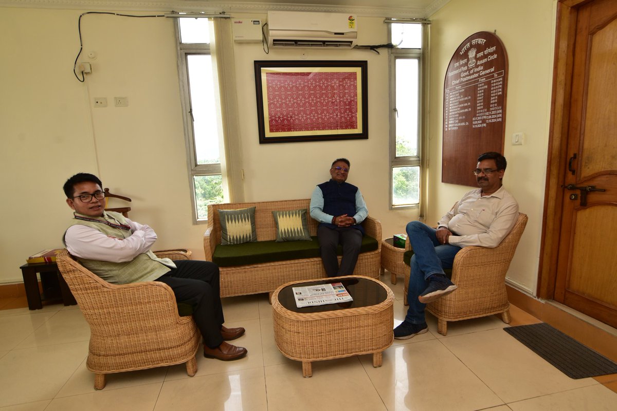 PassportSeva Support (@passportsevamea) on Twitter photo Dr. K J Srinivasa, Joint Secretary (PSP) & CPO also met @dgpassampolice Harmeet Singh, ADGP SB Hiren Chandra Nath, <a href="/cpmgassam/">Assam Postal Circle</a> Col Aravind Varma and reviewed the #passport delivery mechanisms. Dr. K J Srinivasa, Joint Secretary (PSP) & CPO also met @dgpassampolice Harmeet Singh, ADGP SB Hiren Chandra Nath, <a href="/cpmgassam/">Assam Postal Circle</a> Col Aravind Varma and reviewed the #passport delivery mechanisms.