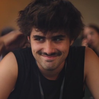 ainsss miren que chiquitín :_(