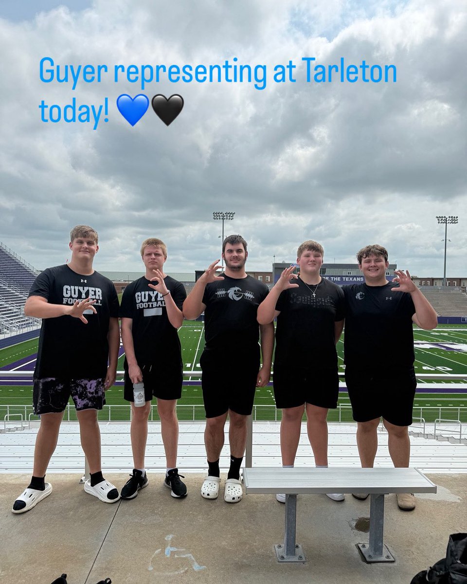 Melper7's tweet image. Football camp in Stephenville