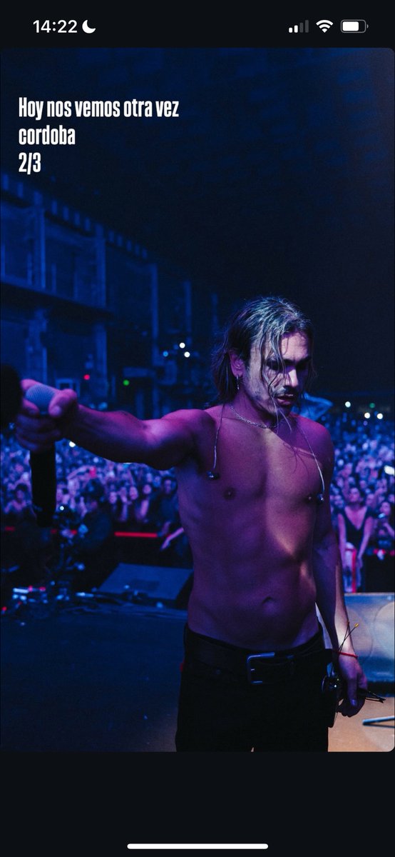 ni un solo pensamiento tranquilo pasando por mi cabeza en estos momentos