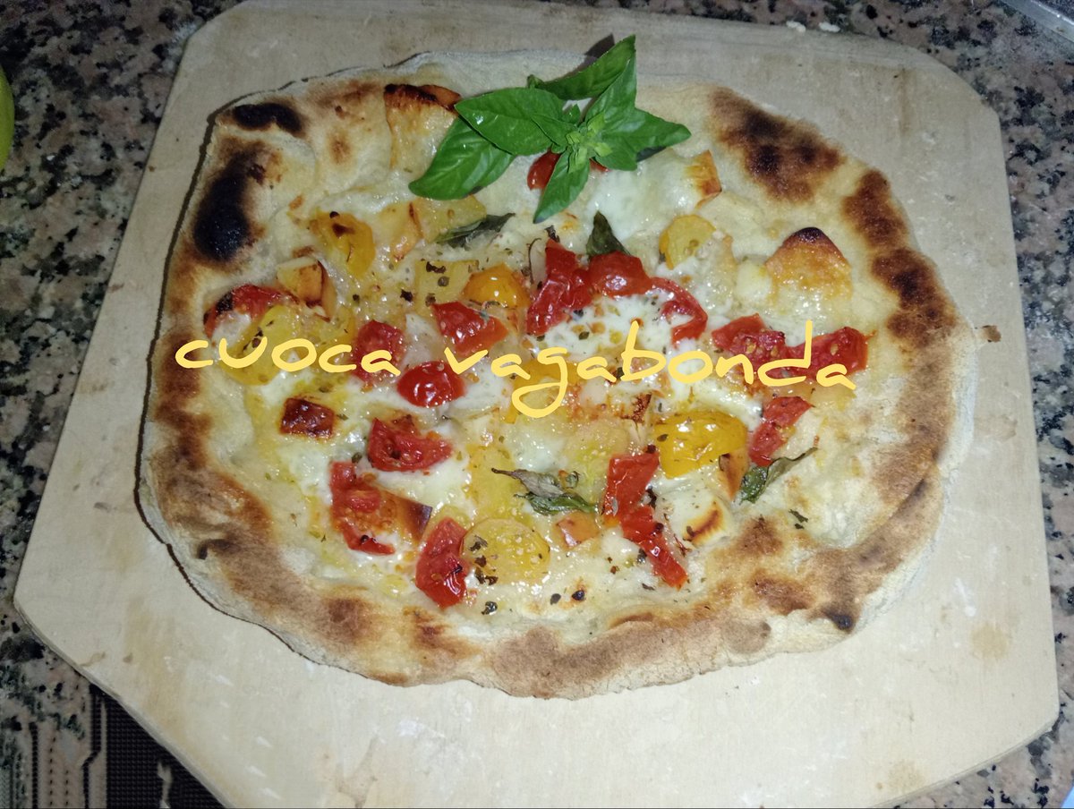 CuocaVagabonda's tweet photo. Pizza Impasto 24 h Datterini Gialli e Rossi e Provola di Agerola
#sabato #cena #pizza
#pizzafattaincasa
#datterini #provola
seguimi su Instagram @cuoca_vagabonda
la ricetta è sul mio blog 👇https://t.co/XjllRdb9iD
digitando il nome della ricetta nella casella di ricerca 🔎 https://t.co/AB4xrg4O3h