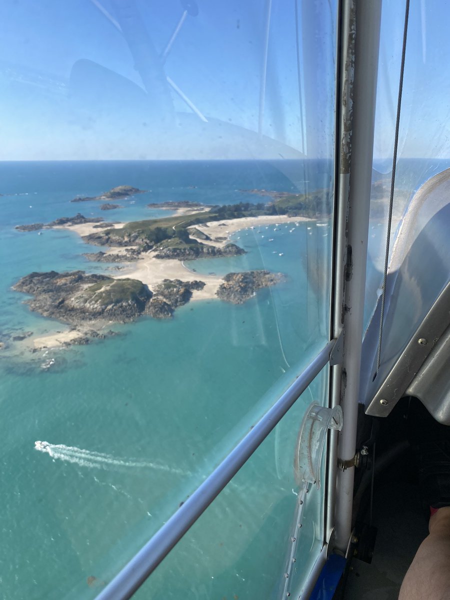 <a href="/JeSuisLeCosmos/">Stéphane🇨🇵</a> <a href="/marcelcalistri/">marcel calistri</a> Photos du jour #Destitution 
Toute la côte de Saint Malo a Saint Cast y compris toute la Rance !
A BAS LA DICTATURE 
VIVE LA RÉSISTANCE
