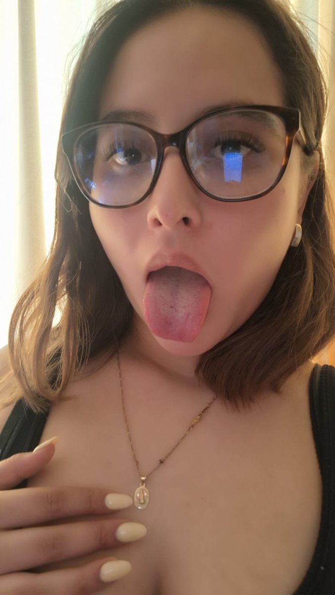 jimenaRosecita's tweet photo. Entonces para que me pongo si me vas a terminar dentro y no en la boca 😔
(era para mí mascarilla)
#ExhibicionismoPúblico #exhibicionismoméxico #teen #ninadepapi #Nina_Fresa https://t.co/wCKeErJbjS