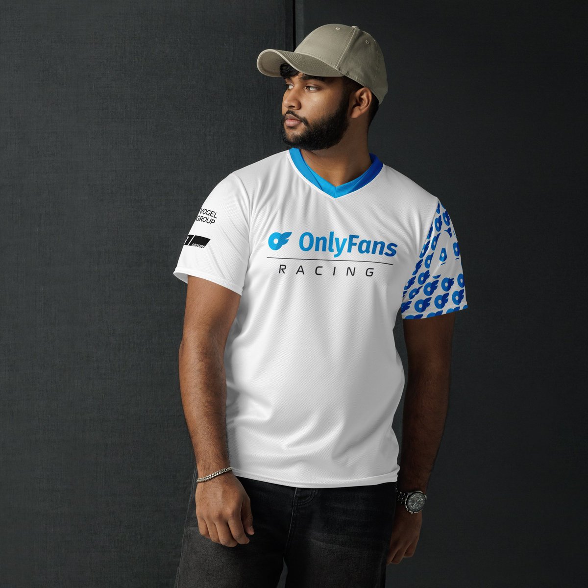 P1Groupe's tweet image. Gear up like a real one. The Official @OnlyFans Racing Jersey is HERE. 4️⃣3️⃣

✅ Lightweight
✅ Performance fit
✅ Track-tested, pit-approved

Reppin’ from the paddock to the streets 🏁

🔥 EXCLUSIVE discounts on our @OnlyFans
🔗 Link in bio!

#onlyfans #onlyfansracing #merch