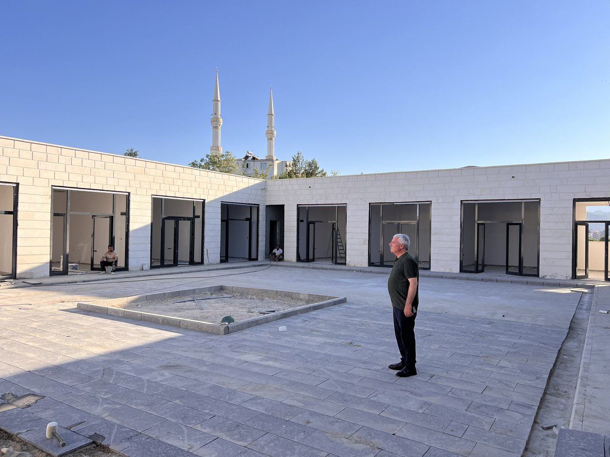 Çermik Belediyesi Kaplıca Butik Çarşısı 😎

Kentimize renk katacak olan çarşımızın yapım alanında incelemelerde bulunarak son durum hakkında bilgi aldık. 

#ÇermikBizimSevdamız 💙🤍