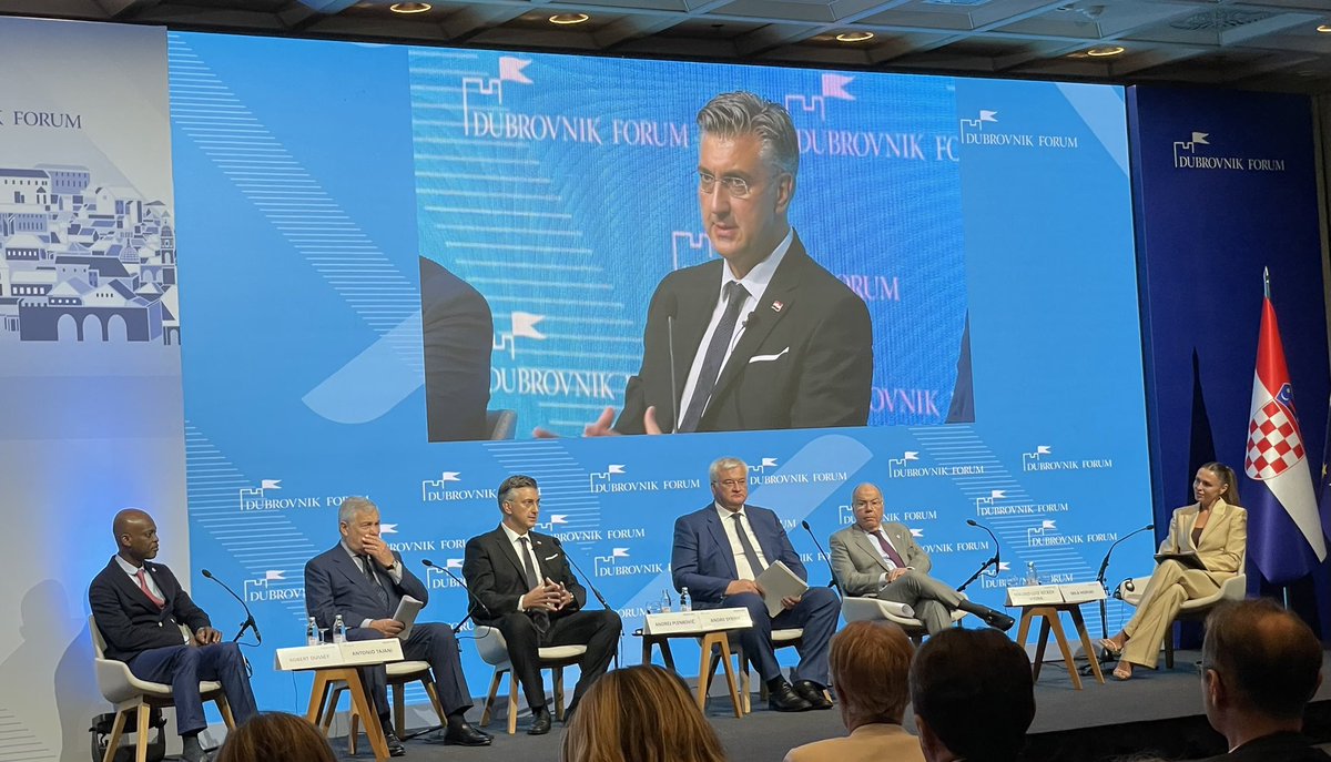 AusAmbCroatia's tweet image. The #DubrovnikForum2025 brought together diverse voices to examine global and regional political and economic challenges. Sec Gen @MathiasCormann promoted the benefits of #OECD membership for all candidate countries. Hvala @MVEP_hr 🇭🇷🇦🇺