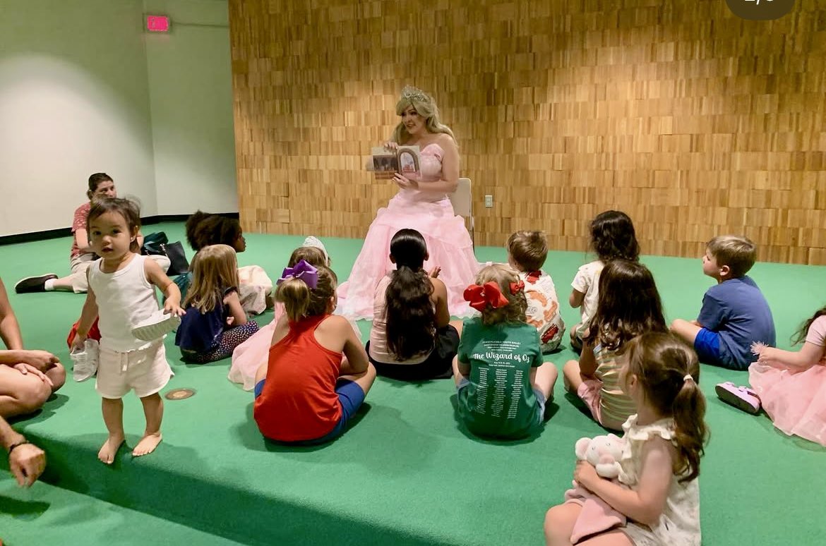Thank you so much to Glinda and to those who joined us for our Glinda story time! 

#lehighvalley #allentown #lvwithlittles #wicked #wizardofoz