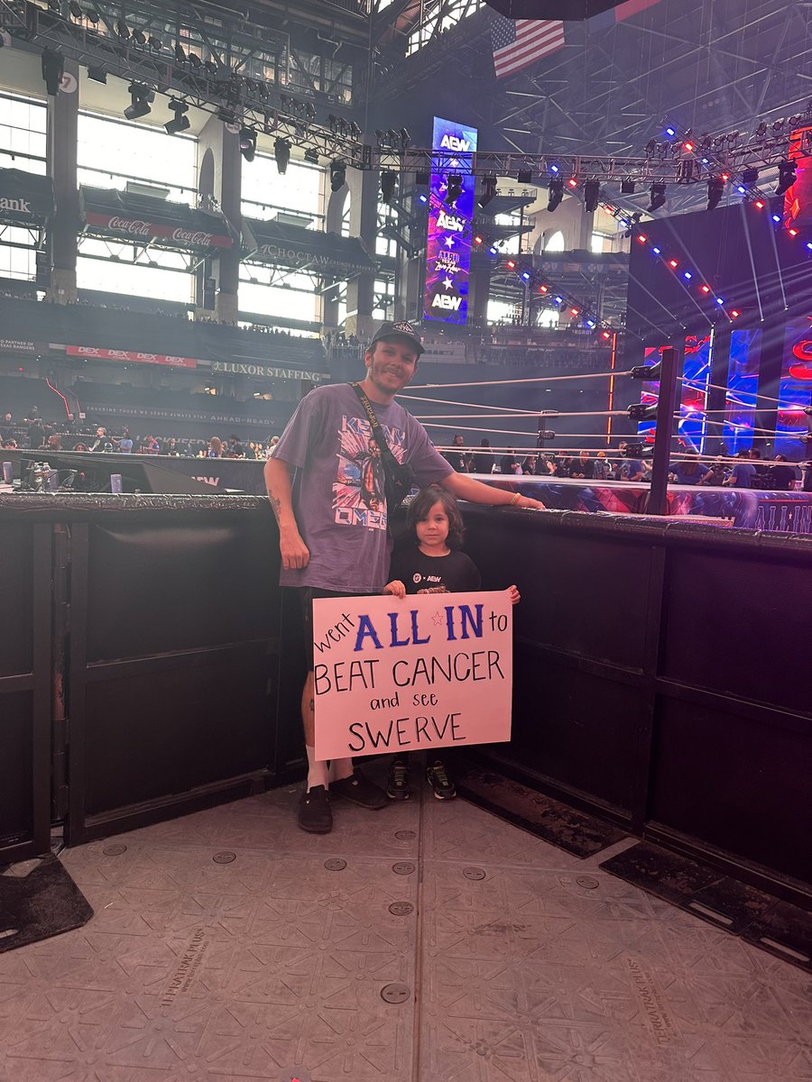 wackyfrisbee's tweet image. WE ARE OUT HERE. #AEW #AEWAllInTexas