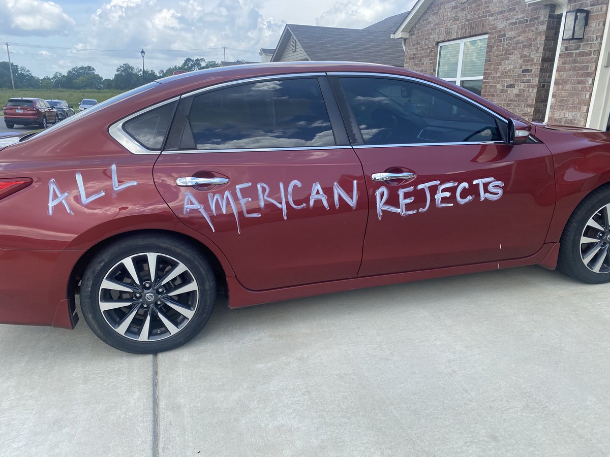 raeshelbs's tweet photo. @therejects Hoping to see you this weekend boys😉

 https://t.co/VcPzYlxAlY https://t.co/iOmCCWA5n2