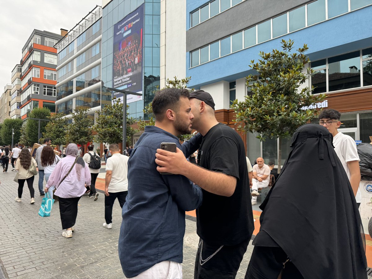 Gençlik Kolları Genel Başkan Yardımcımız Oğulcan Çavuşoğlu’nun katılımıyla hız kesmeden imza çalışmalarımıza devam ediyoruz. Mücadelemiz büyük, mücadelemiz geleceğimiz…

Her şey çok güzel olacak ❤️
