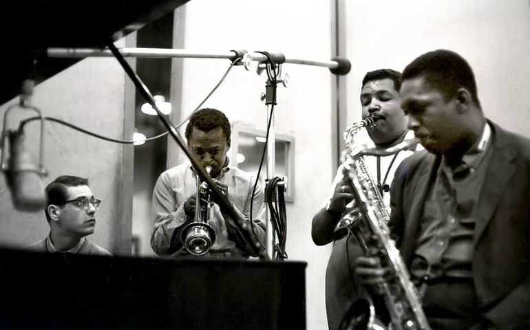 globaljazzqueen's tweet image. "Music should enrich the soul; it should teach spirituality by showing a person a portion of himself that he would not discover otherwise." - BILL EVANS now @WBGO
(Pic: Evans w/Miles, Cannonball & Trane)
#jazz #radio