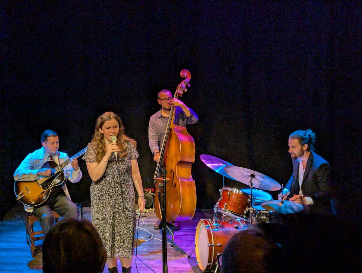 ShelleyHass's tweet image. Jazz Monday at @TheatreAtTabard 
BAFTA Tuesday at the Pavilion Club
Sipsmith Wednesday at @sipsmith 
Double theatre bill Thursday at the Embassy &amp;amp; Globe Theatres! 
#wholesomeweek #friendstime