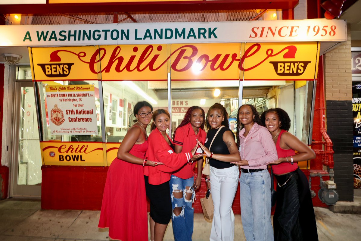 benschilibowl's tweet image. Do like the Deltas do & stop by our Original U Street location before we close for repairs on Monday at Midnight! We've so enjoyed spending time w/our new @dstinc1913 friends while they're in town for their 57th Annual Convening #BensChiliBowl #DST #Deltas