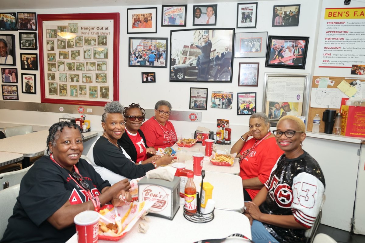 benschilibowl's tweet image. Do like the Deltas do & stop by our Original U Street location before we close for repairs on Monday at Midnight! We've so enjoyed spending time w/our new @dstinc1913 friends while they're in town for their 57th Annual Convening #BensChiliBowl #DST #Deltas