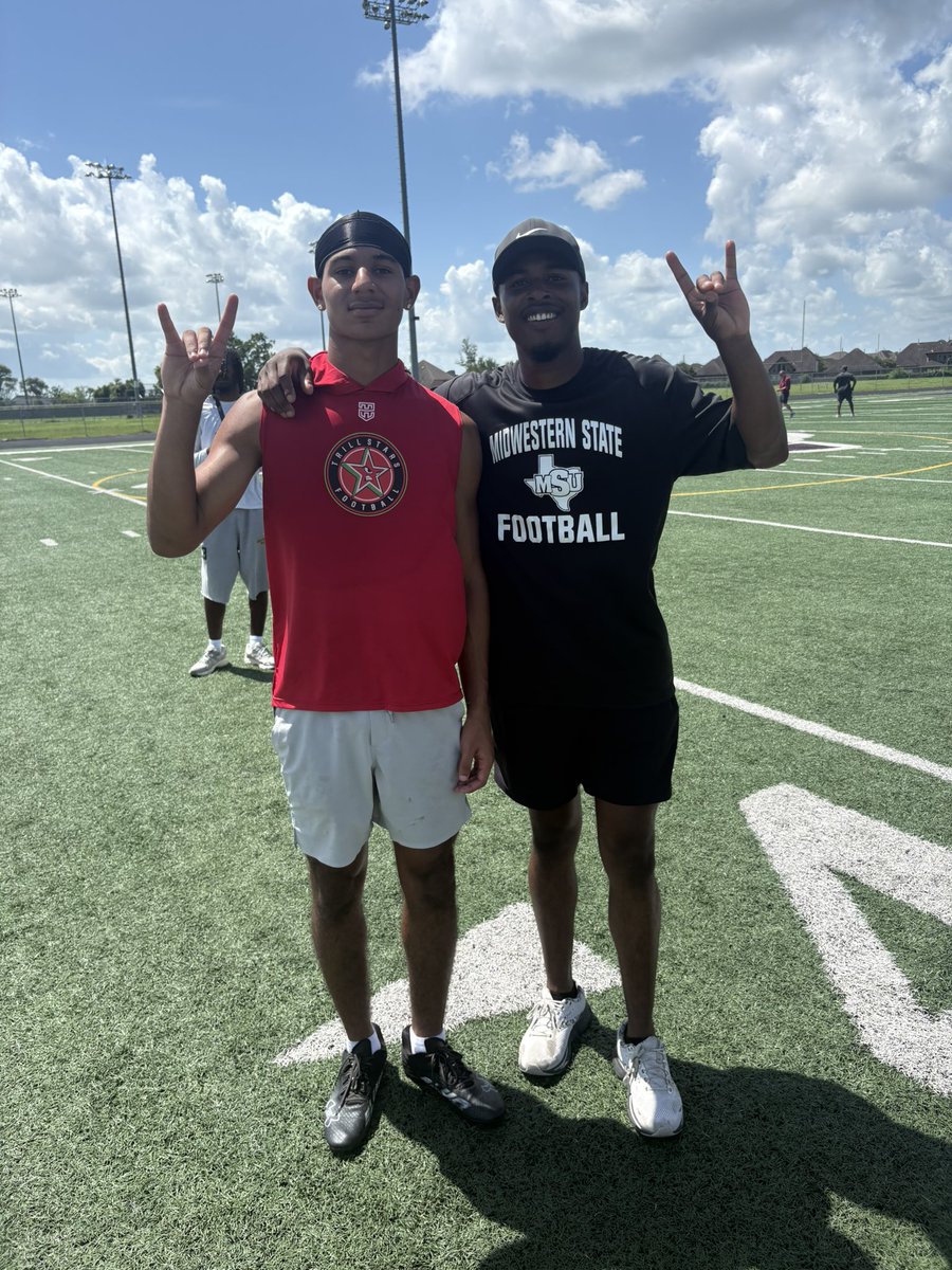 Logan Lewis ๐๐๐๐ฟโโ๏ธ (@loganlewis08) on Twitter photo Blessed to say I have EARNED my 1st offer from <a href="/MSUTexasFB/">Midwestern State Football</a> <a href="/Clydelogan21/">Clyde Logan</a> it is a humbling feeling and itโs good to see that my hard work this offseason is being rewarded! Itโs only up from here ๐โ๏ธIโm coming for it all! Senior season loadingโฆ โณ<a href="/MustangsDC/">Rich Renner</a> <a href="/CoachWhitaker_/">Norbert Whitaker Jr.</a> Blessed to say I have EARNED my 1st offer from <a href="/MSUTexasFB/">Midwestern State Football</a> <a href="/Clydelogan21/">Clyde Logan</a> it is a humbling feeling and itโs good to see that my hard work this offseason is being rewarded! Itโs only up from here ๐โ๏ธIโm coming for it all! Senior season loadingโฆ โณ<a href="/MustangsDC/">Rich Renner</a> <a href="/CoachWhitaker_/">Norbert Whitaker Jr.</a>