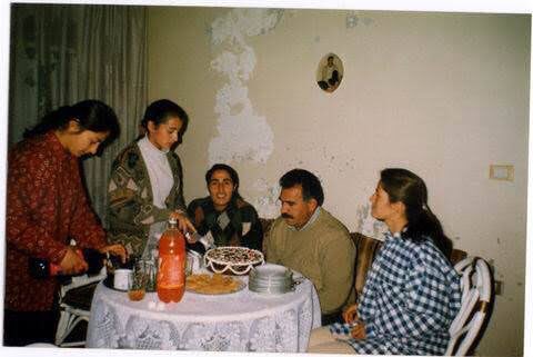 Gelin size bugün Abdullah Öcalan‘ın "Yoğunlaştırma" evini ve pkk'nın içindeki tecavüz olaylarını itirafçılar ve bizzat Öcalan tarafından tecavüze uğrayan kadınların anlaımıyla aktarayım.
Kaynaklar bilgiselin sonunda.