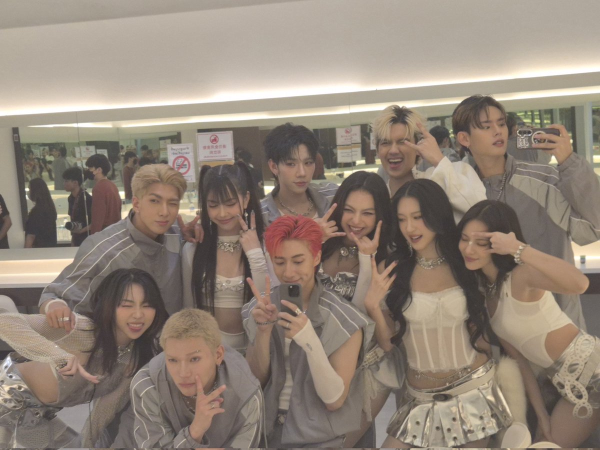 naranvik's tweet image. เย่ๆ
#CoverNightLivexTiggerViisPerses
#GreenWave1065
#CoverNightLive #StepOnStage
#PERSES #PERSES_TH