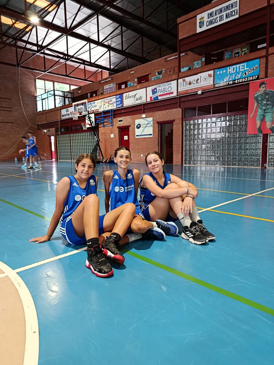 oviedocb's tweet image. 🏀☀️ ¡Baloncesto, amigos y buen rollo en el campus OCB!
Nuestros chicos y chicas están disfrutando al máximo: entrenos, juegos, chapuzones y muchas risas. ¡Así se vive el verano en la #FamiliaOCB! 💙🧡
📸 ¡Siente la energía!
#CampusOCB #ElBaloncestoLate #OviedoCB