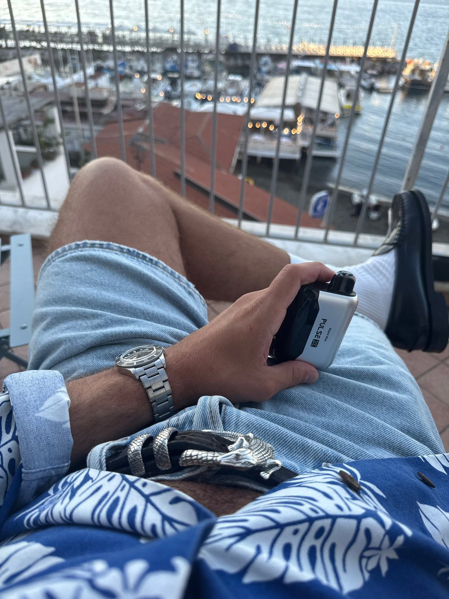 i brought 7 vapes to italy and this is the last one