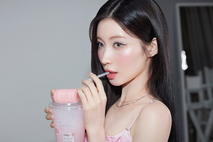 E06NA's tweet photo. BANILA CO 💗 BABYMONSTER ASA https://t.co/HTRYoXgDnt