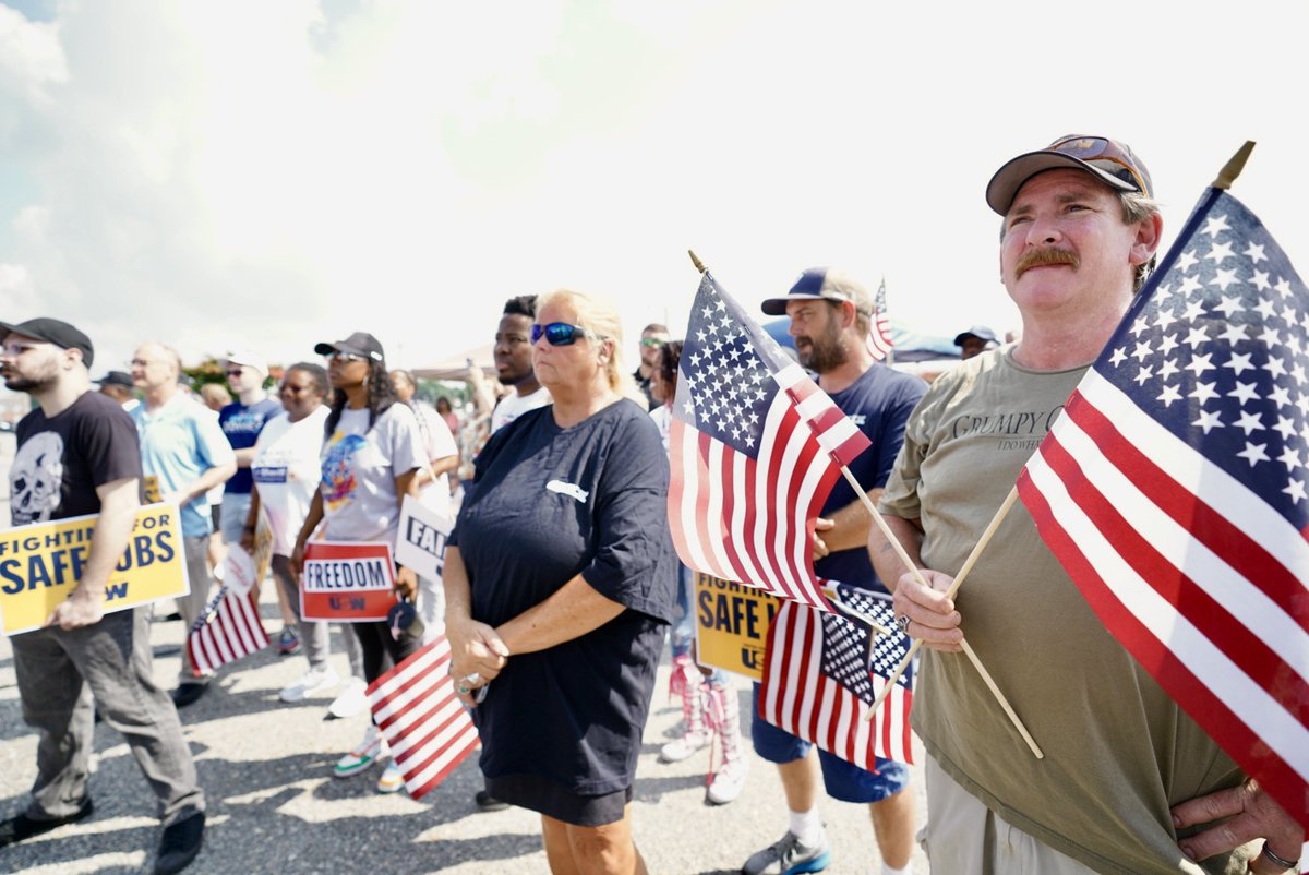 steelworkers's tweet image. Local 8888 and District 8 proudly co-hosted @AFLCIO's ‘It’s Better in a Union’ bus tour today to stand up for workers’ rights—on and off the job. Speakers called out attacks on unions, cuts to veterans’ services, and threats to worker safety. #BetterInAUnion