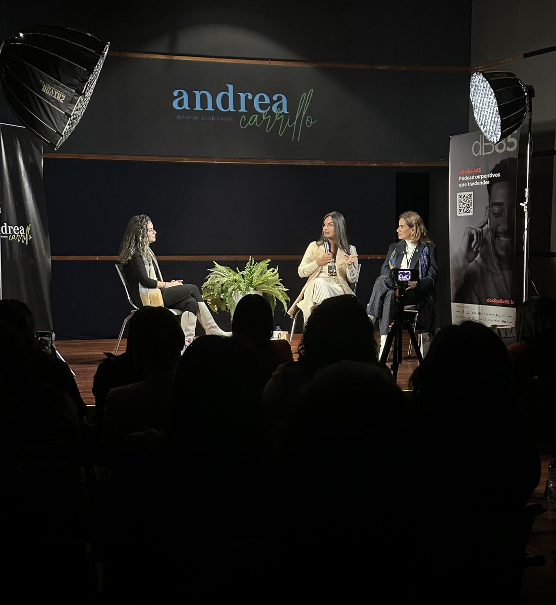 facesape's tweet image. “Ustedes den, solo siembren, no piensen ni planeen, solo entreguen de corazón”. Que las lecciones que te deja la vida, valgan la pena…