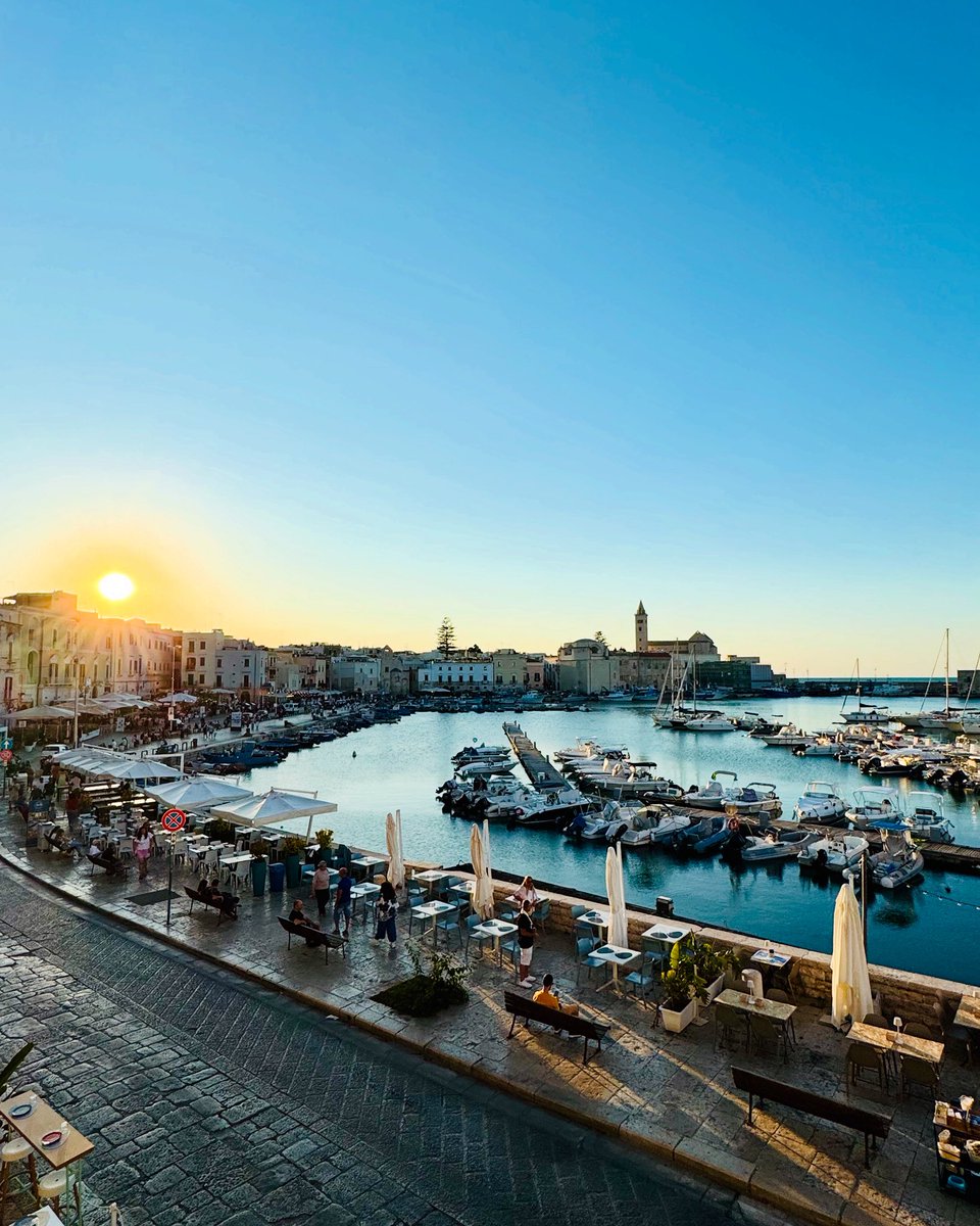 Ce soir à Trani, dans les Pouilles.

#envoyage #traveladdict #italie #italia #italy #basilicate #pouilles #puglia #emmanuelenvoyage #emmanuelpierrat #trani
