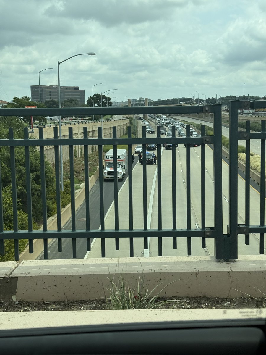 caldwild's tweet photo. @DFWscanner Chisolm Trail @ Oakmont SW Fort Worth. CTP closure https://t.co/JiI2ZVqHuU