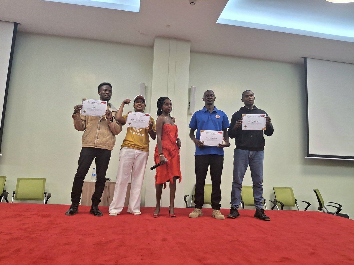 10 of Proof Squad 1 Bitcoin Leaders graduated today. 
The journey has been beautiful..
To more intentional work of love. 
#BitcoinUnconference002