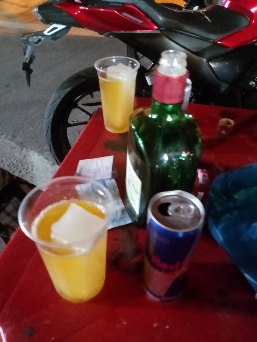 Negaoctl1's tweet photo. Descer água de brigão kkk https://t.co/YVhBS1kb9O