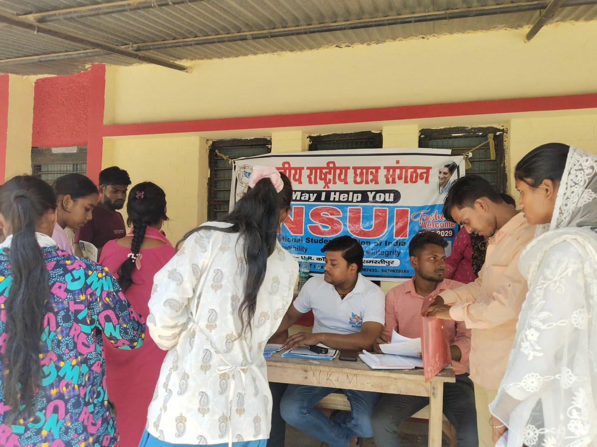 rajanvermansui's tweet image. आज भी @NsuiSamastipur द्वारा नामांकन में छात्रों के मदद को लेकर #UR_Collage_Rosera_Samastipur  में #Help_Desk लगाया गया और @HumBadlenge_ के बारे छात्रों को जानकारी देकर मिसकाॅल अभियान चलाया गया
@NSUIBihar @kanhaiyakumar @varunchoudhary2 @Allavaru @iShantanuSingh @KoiManish @nsui